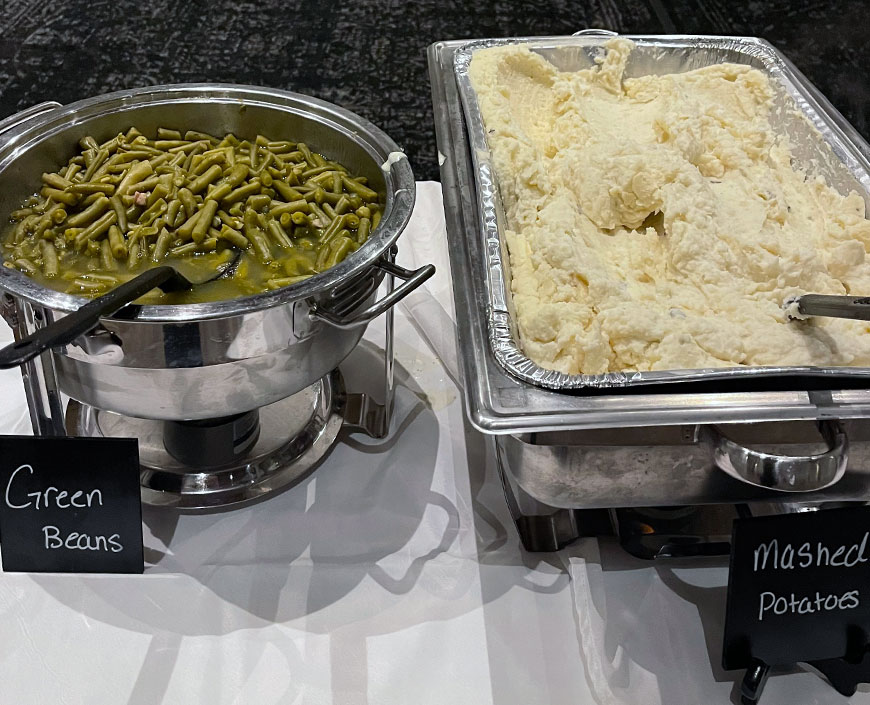 photo of green beans and mashed potatoes
